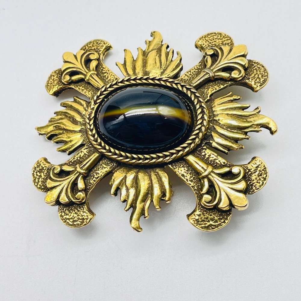 Accessocraft NYC Gold Tone Maltese Cross Brooch Black Cats Eye Cabochon - Picture 2 of 8